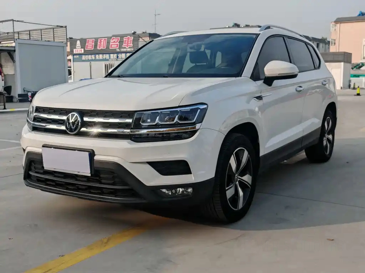 VOLKSWAGEN THARU  2022