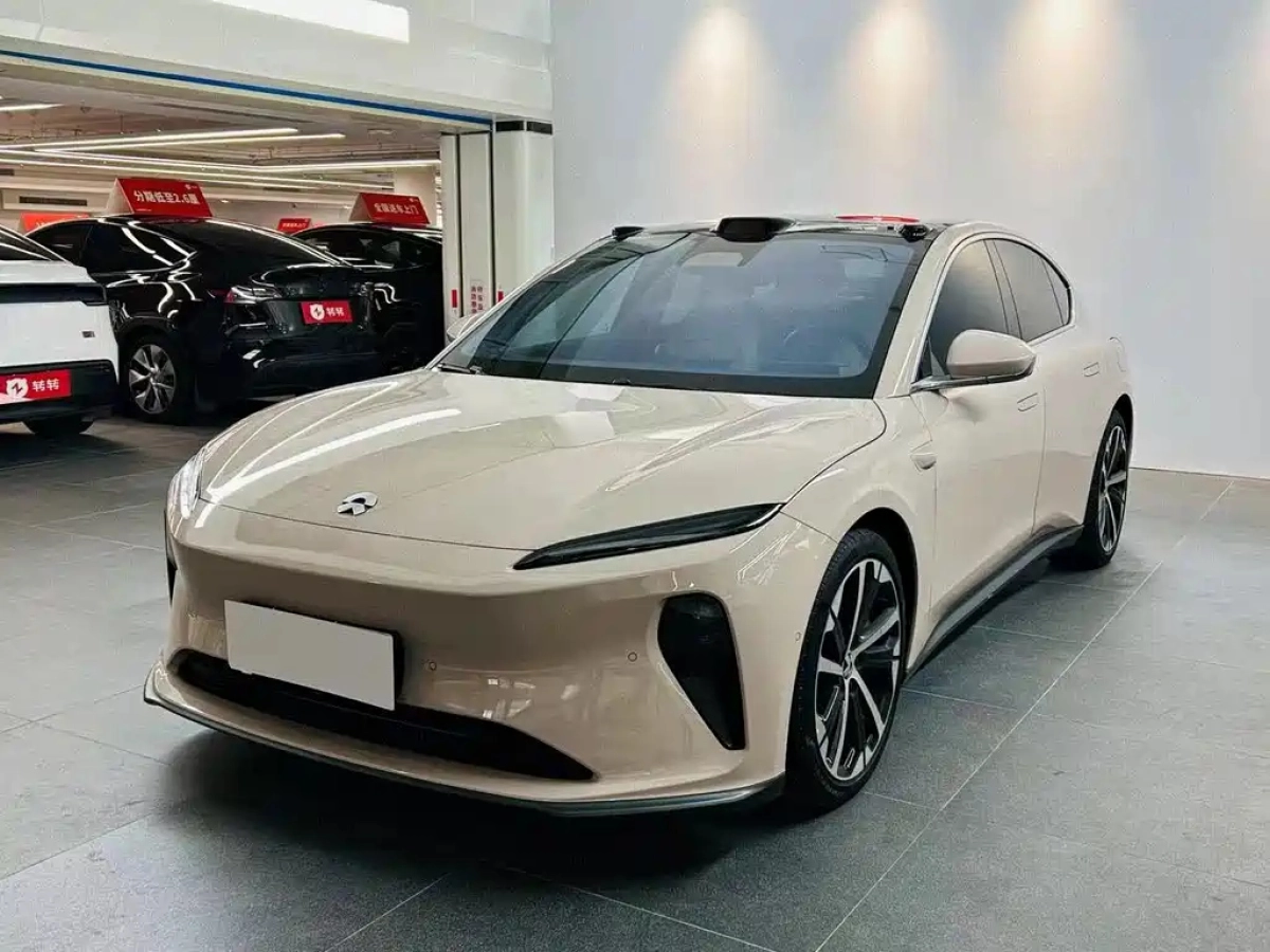 NIO ET5