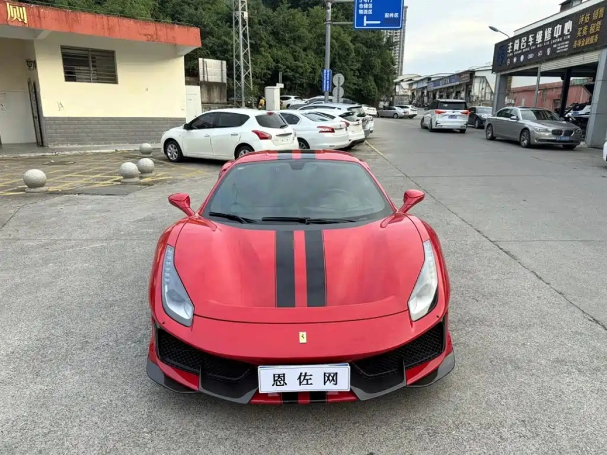 FERRARI 488