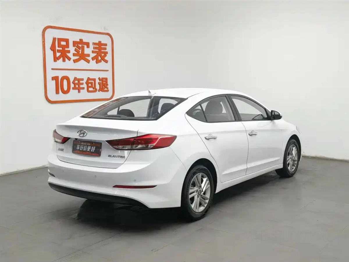 HYUNDAI ELANTRA