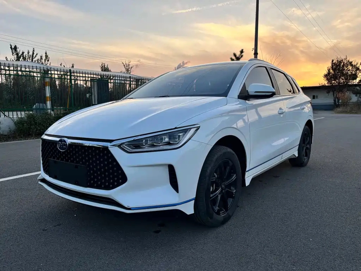 BYD E2