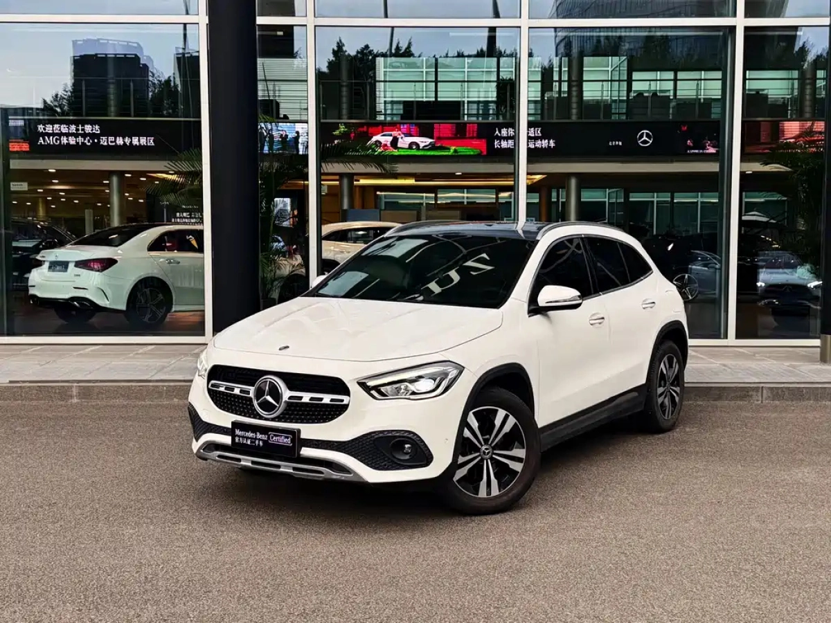 MERCEDES BENZ GLA  2020
