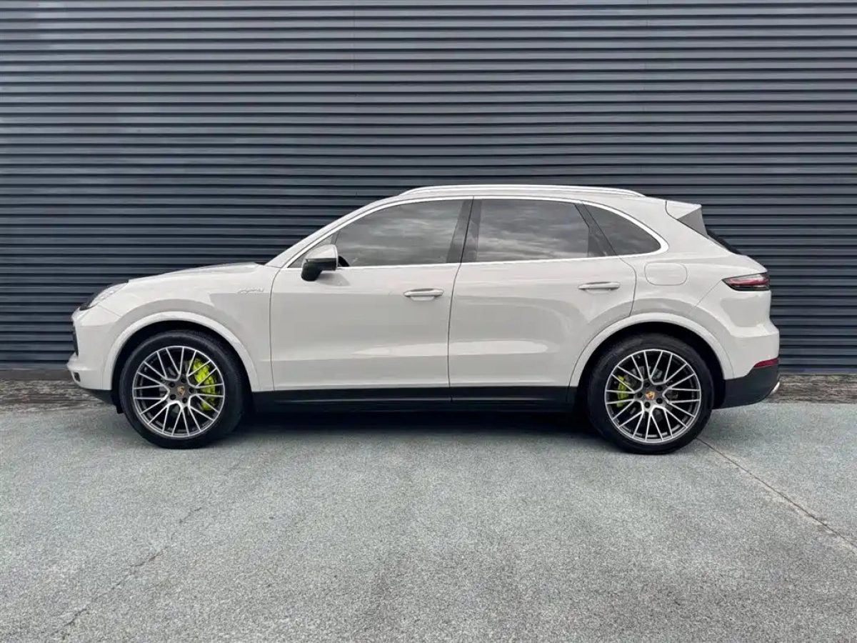 PORSCHE CAYENNE NEW ENERGY