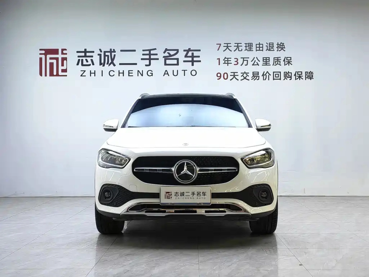 MERCEDES BENZ GLA