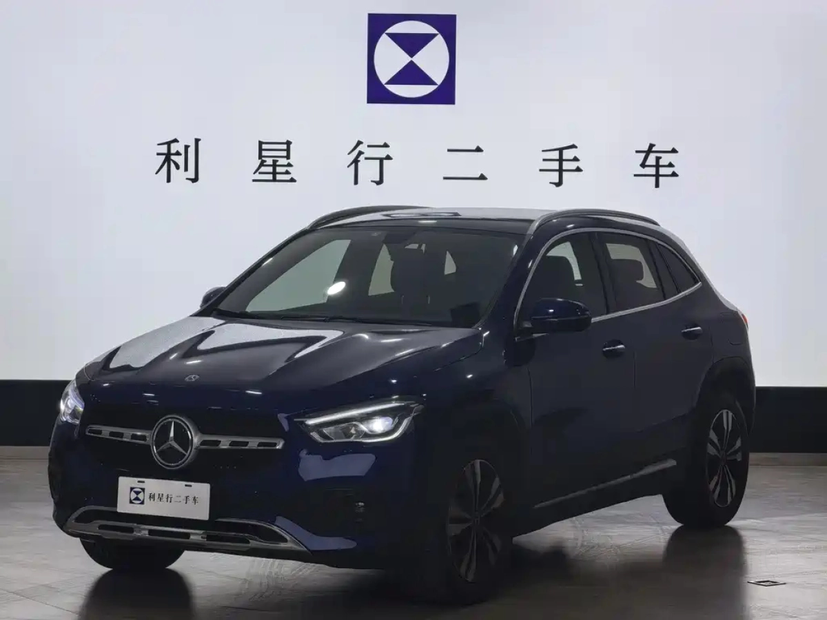 MERCEDES BENZ GLA  2020