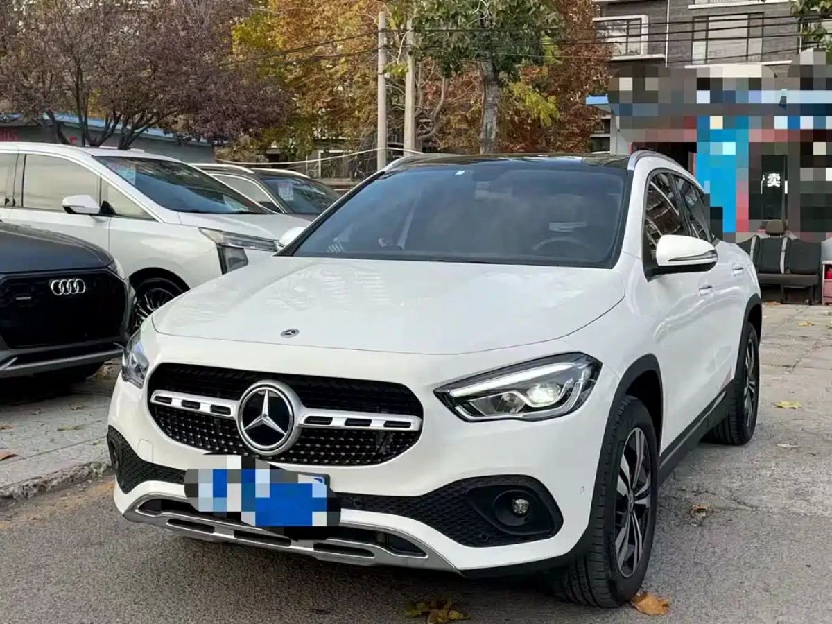 MERCEDES BENZ GLA