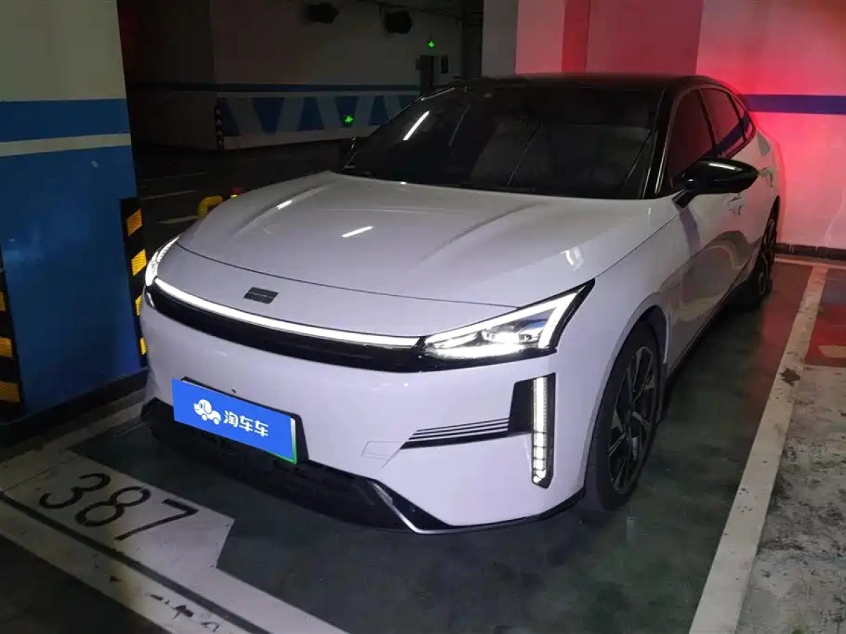 GEELY GALAXY GALAXY L6  2024