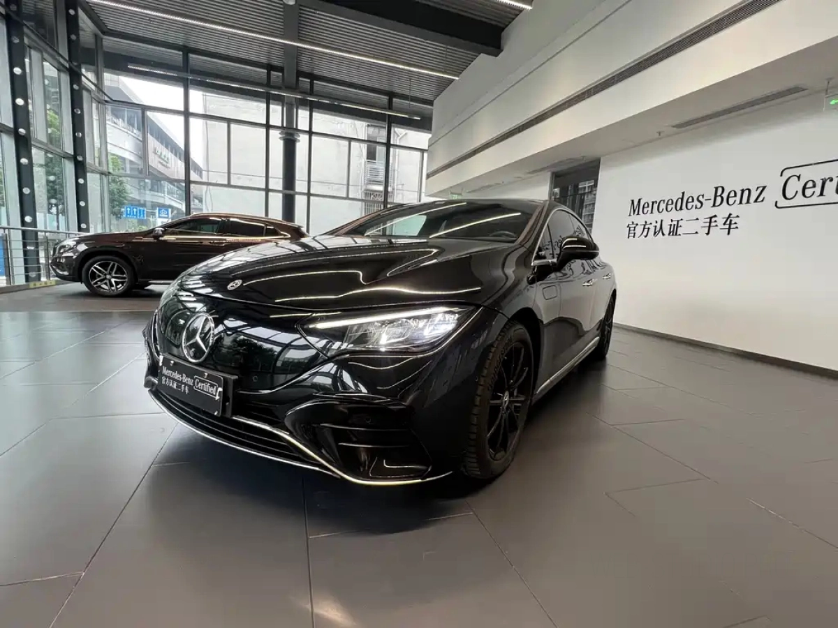 MERCEDES BENZ EQE  2024