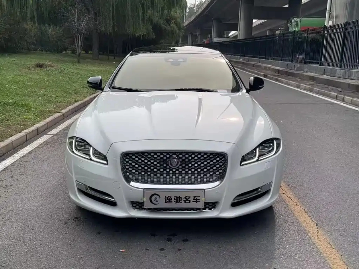 JAGUAR XJ