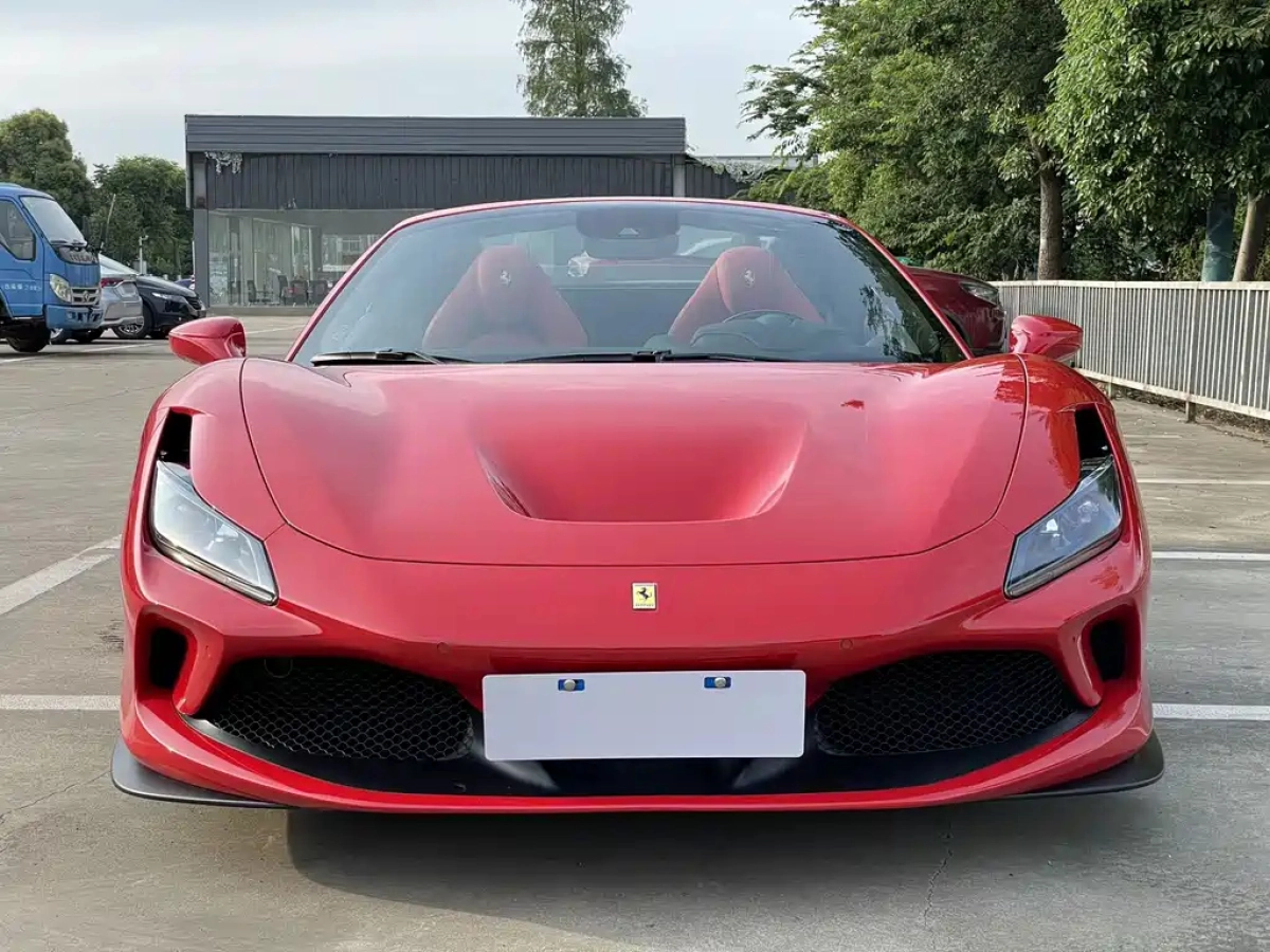 FERRARI F8