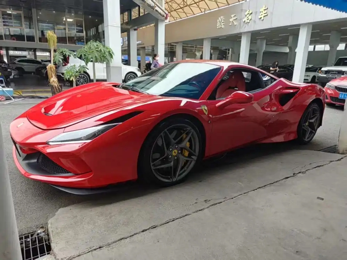 FERRARI F8