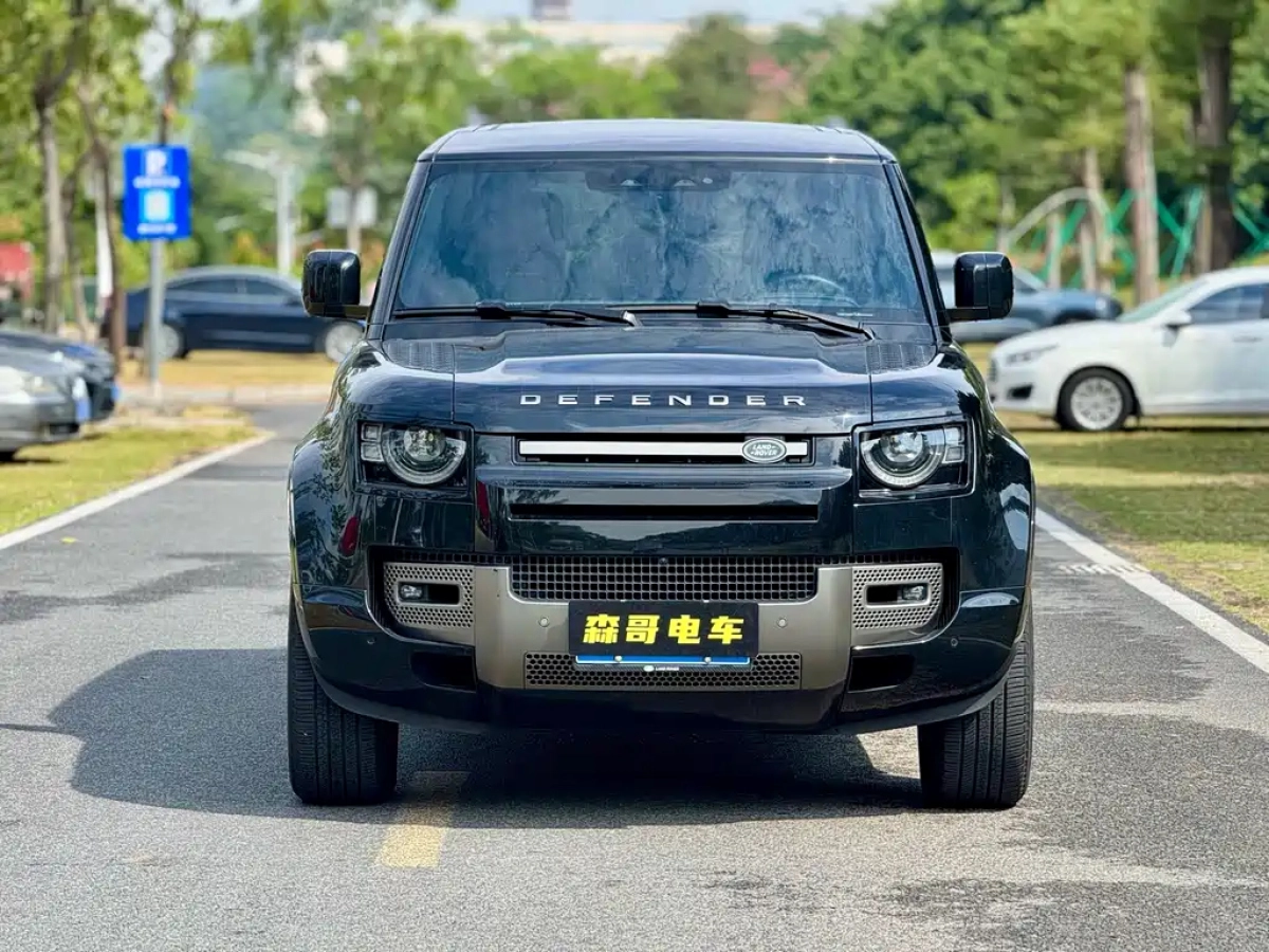 LAND ROVER DEFENDER