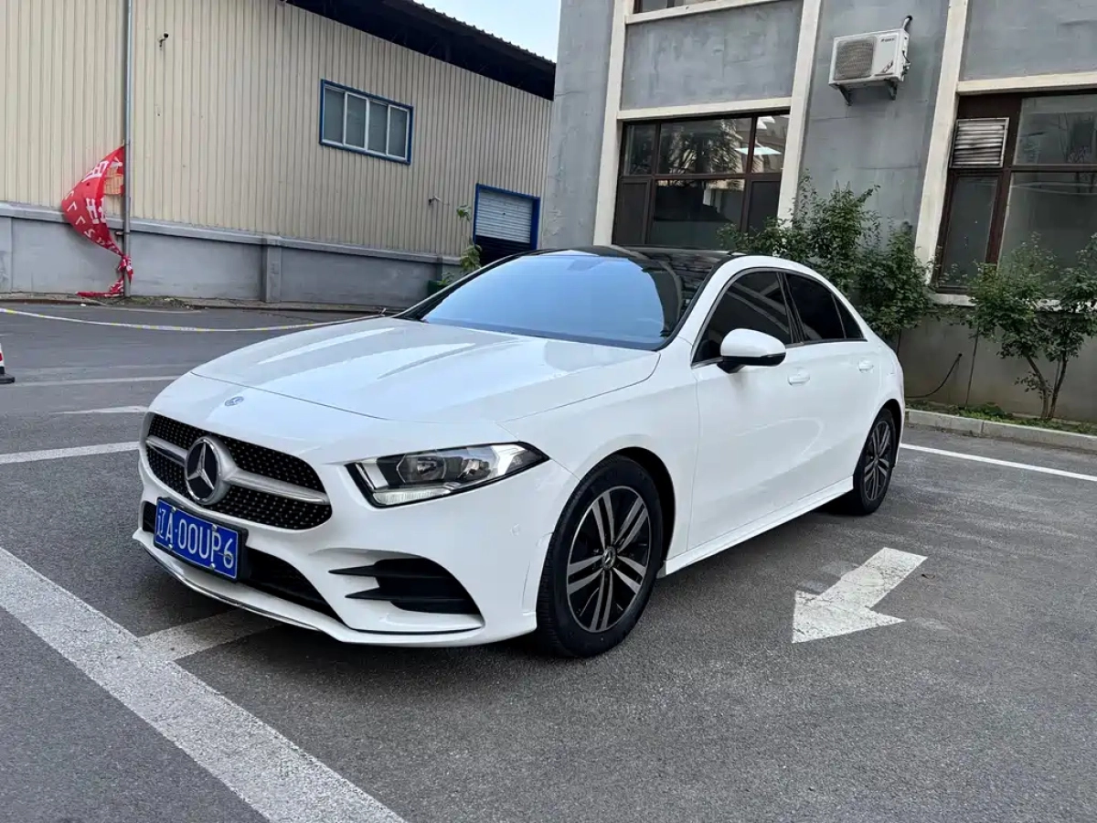 MERCEDES BENZ A-CLASS  2019