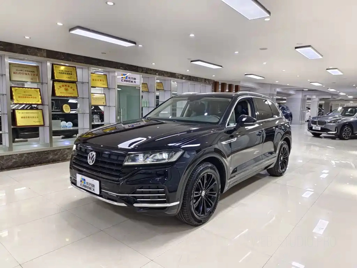VOLKSWAGEN TOUAREG