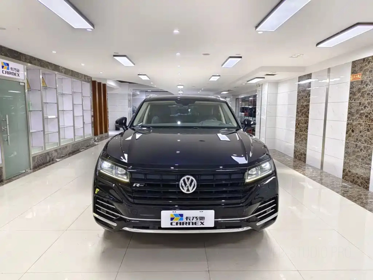 VOLKSWAGEN TOUAREG