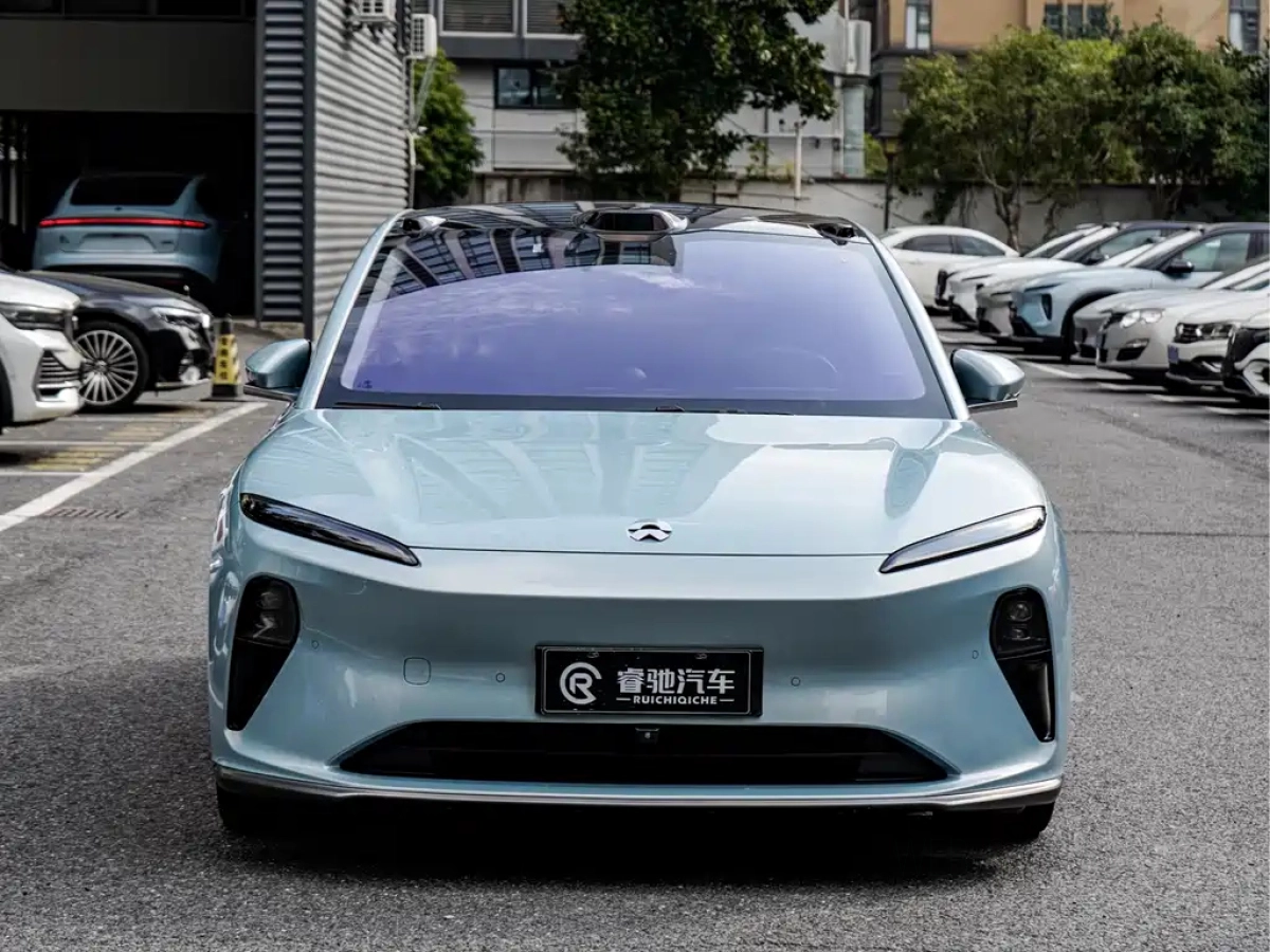 NIO ET5