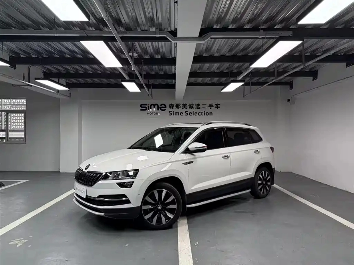 SKODA KAROQ  2021