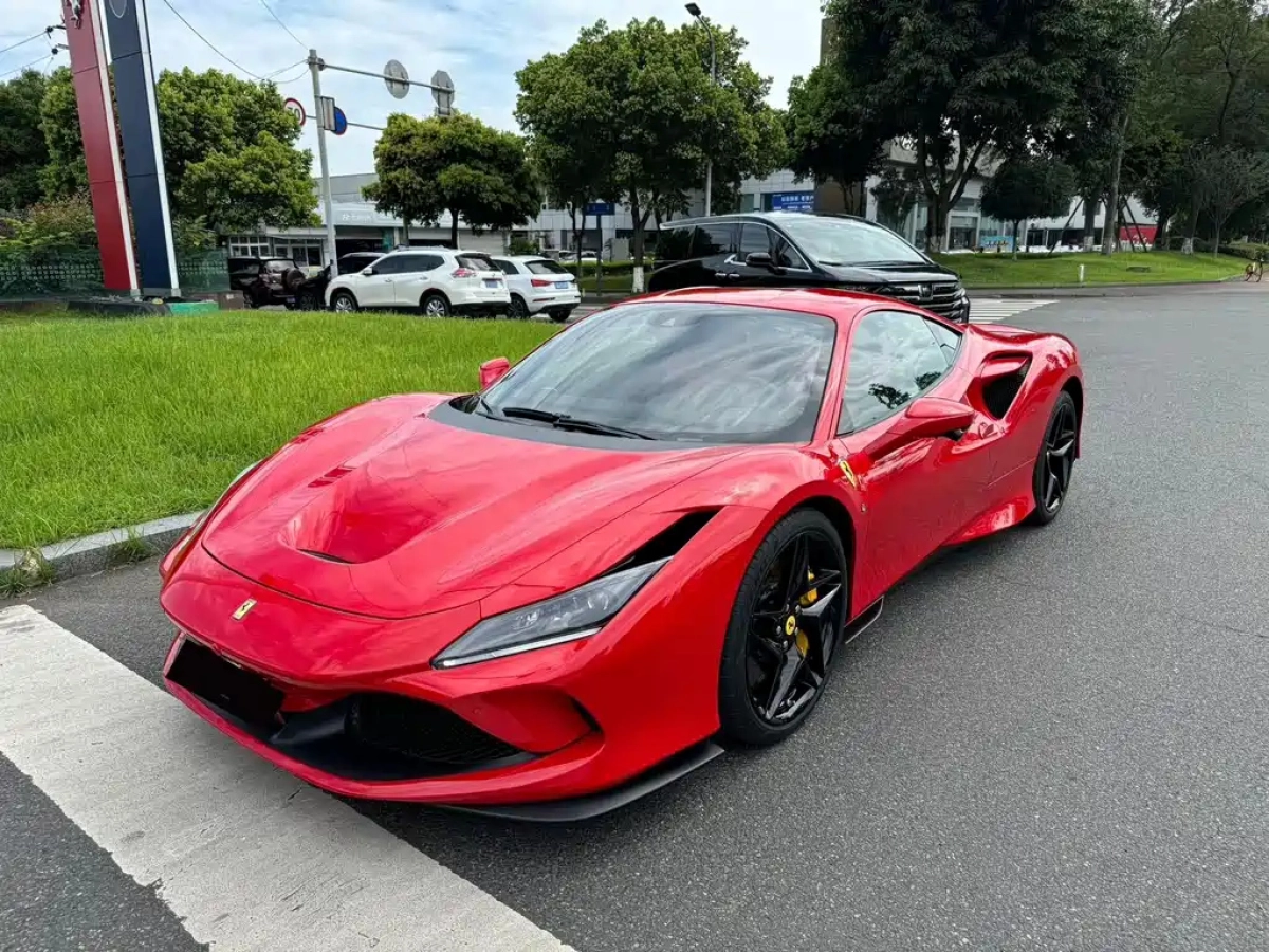 FERRARI F8