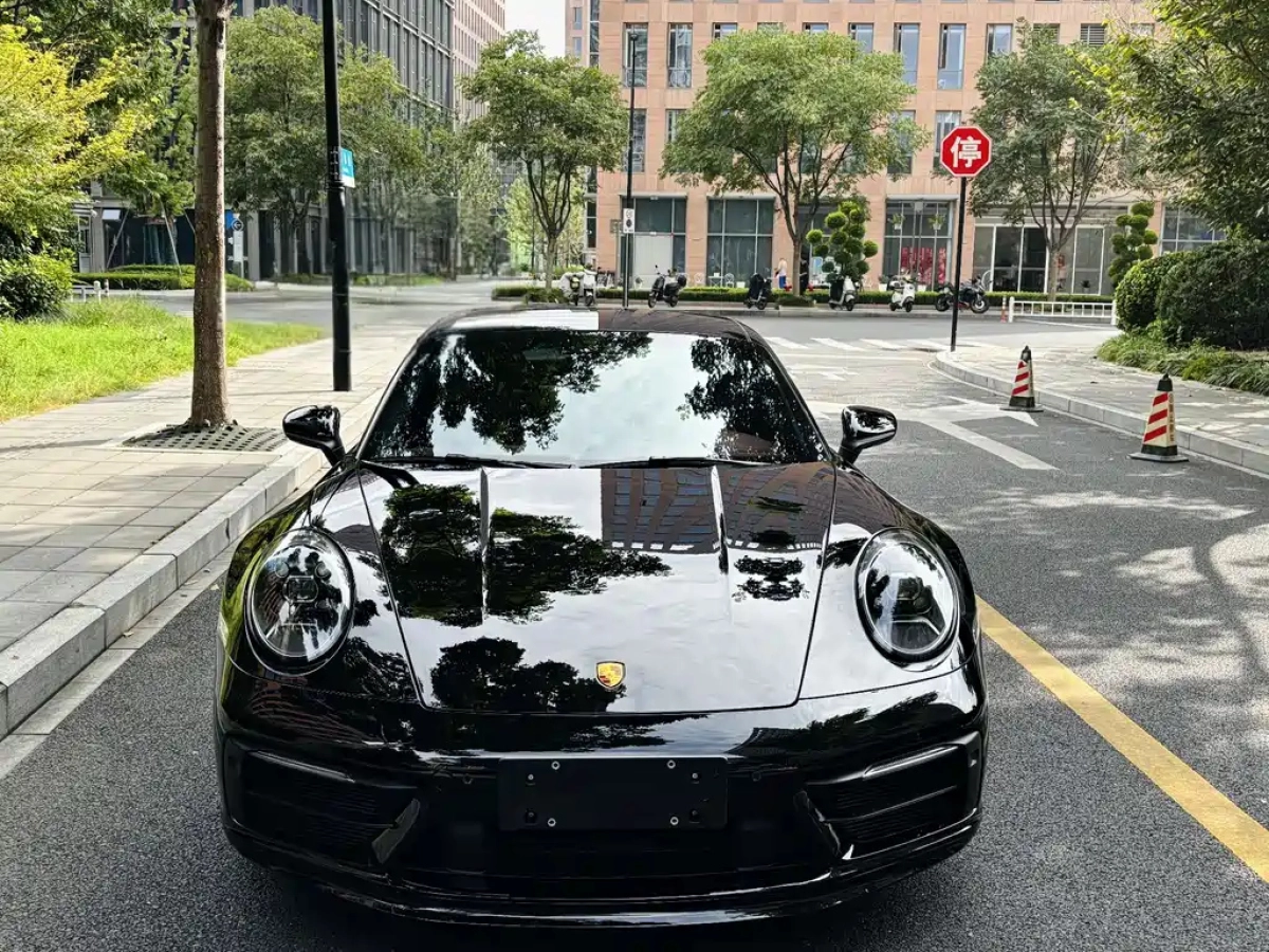 PORSCHE 911