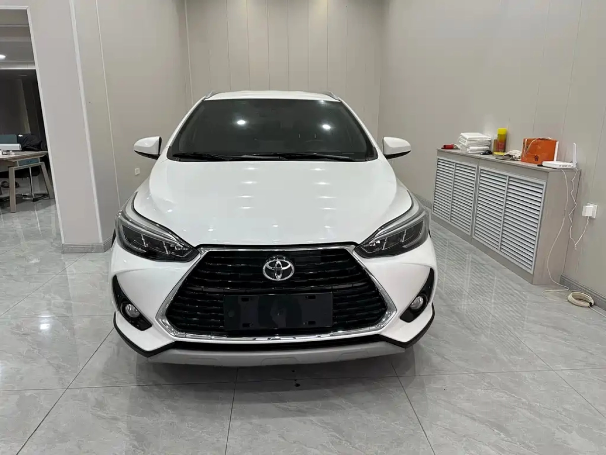 TOYOTA YARIS L DAZZLING