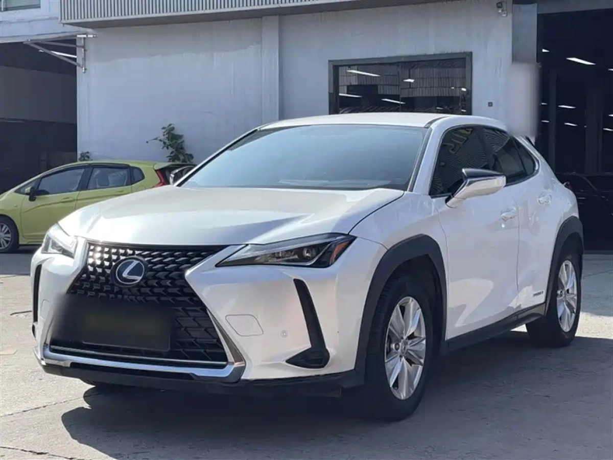 LEXUS UX  2021