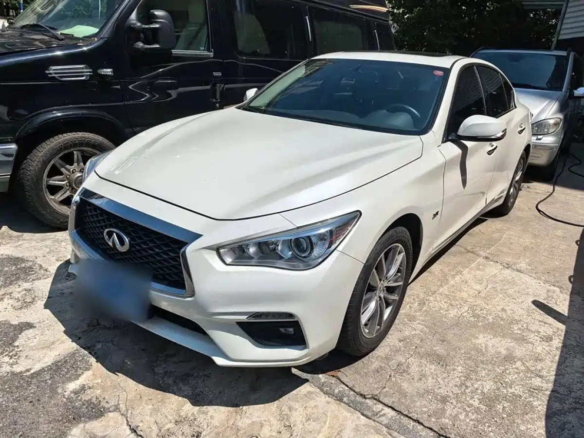 INFINITI Q50L