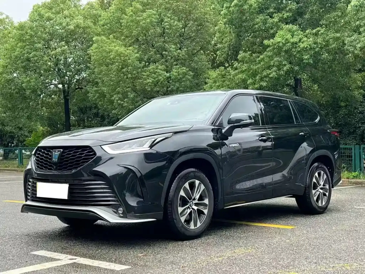 TOYOTA CROWN KLUGER  2024