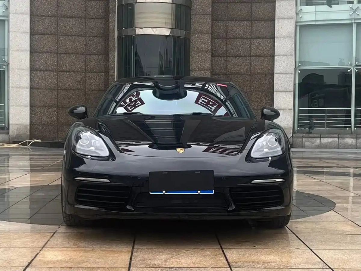 PORSCHE 718