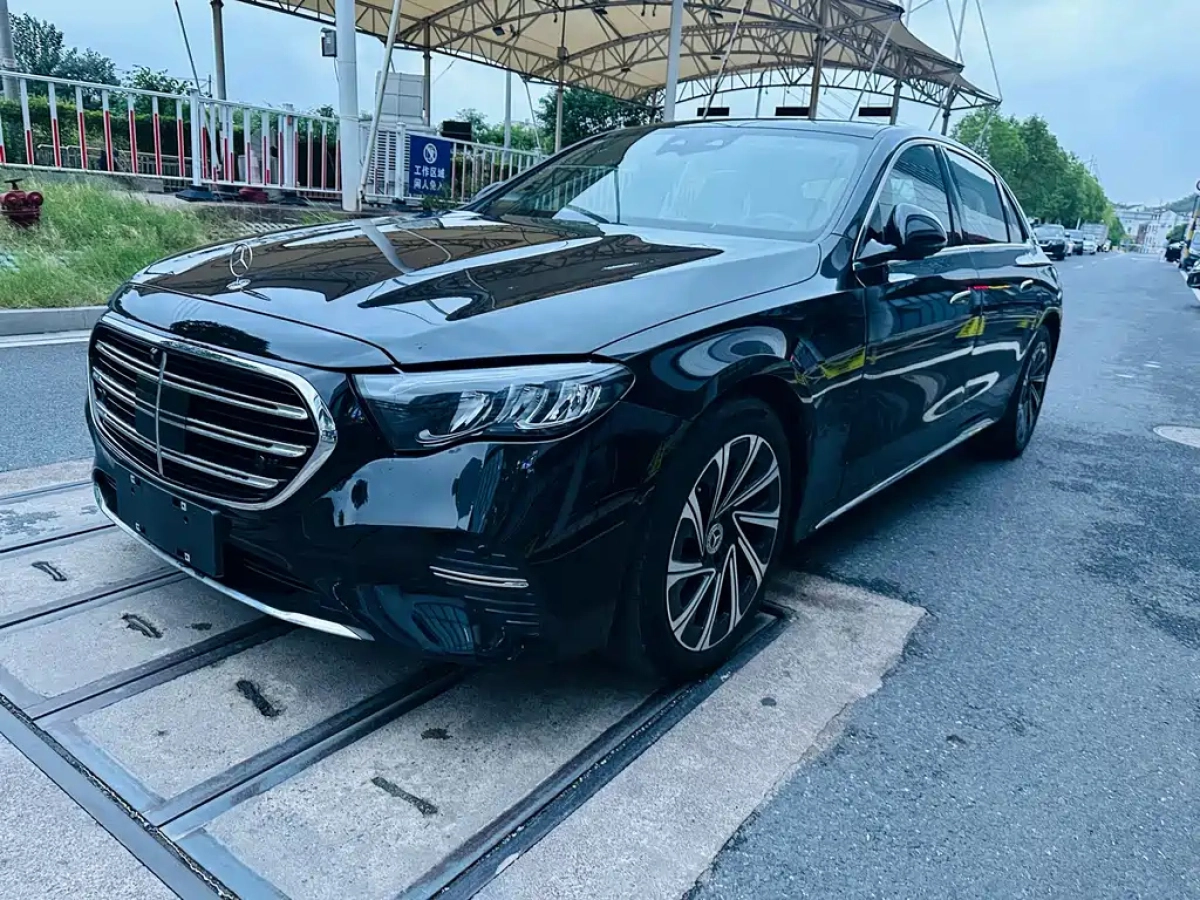MERCEDES BENZ E-CLASS
