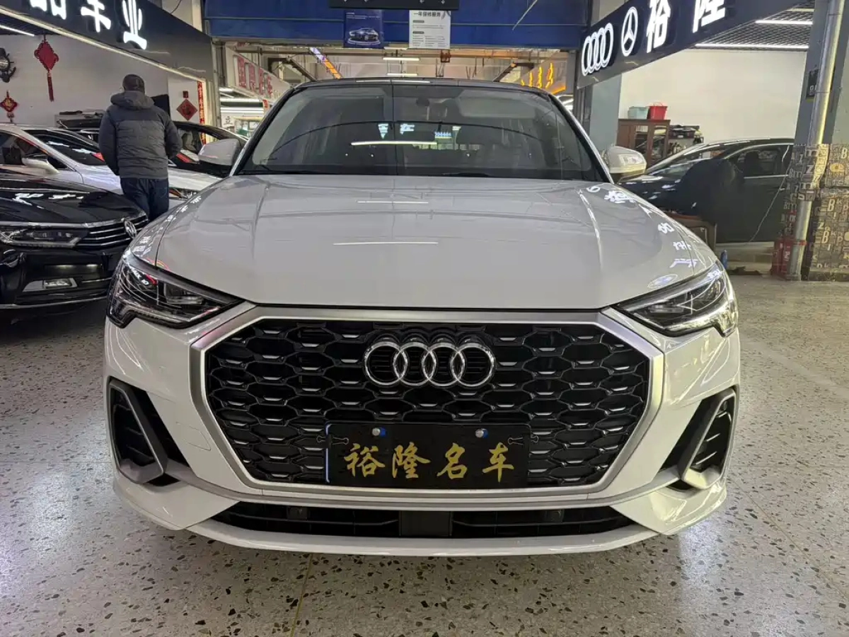 AUDI Q3 SPORTBACK