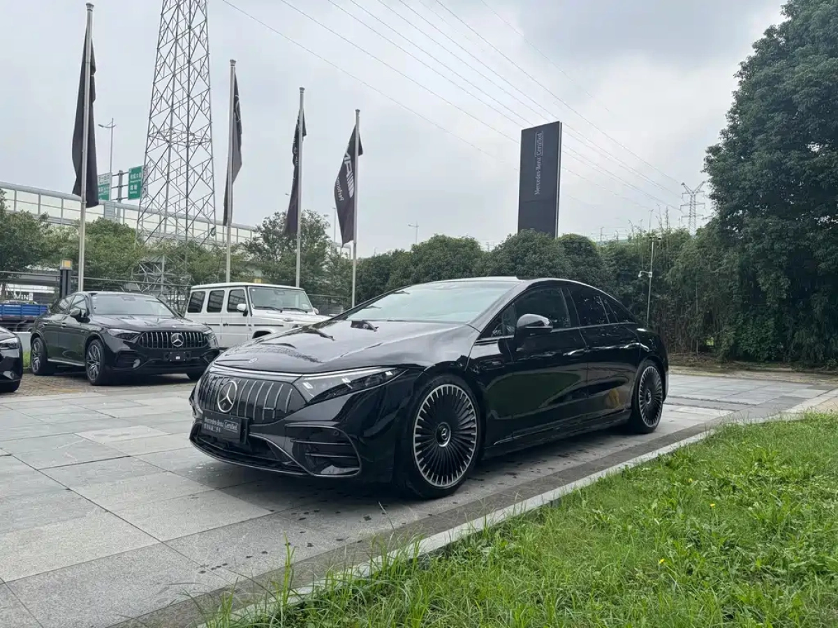 MERCEDES BENZ EQS AMG  2024