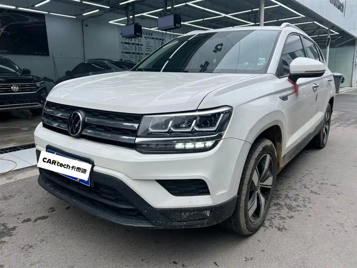 VOLKSWAGEN THARU  2022