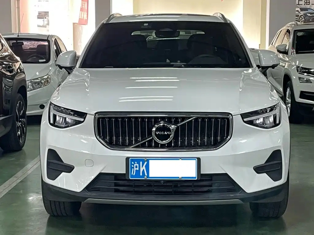 VOLVO XC40