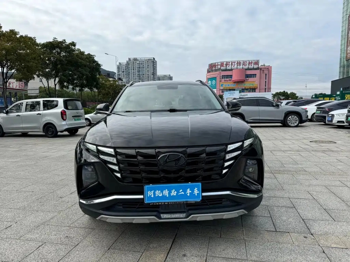HYUNDAI TUCSON