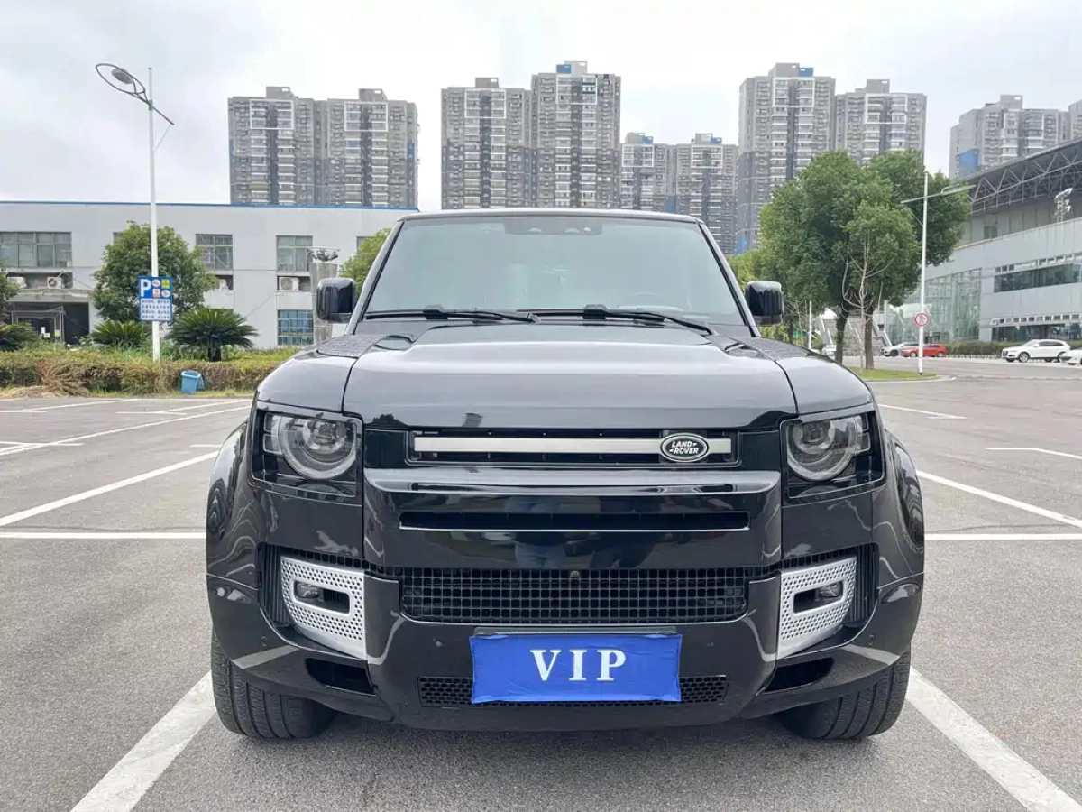 LAND ROVER DEFENDER