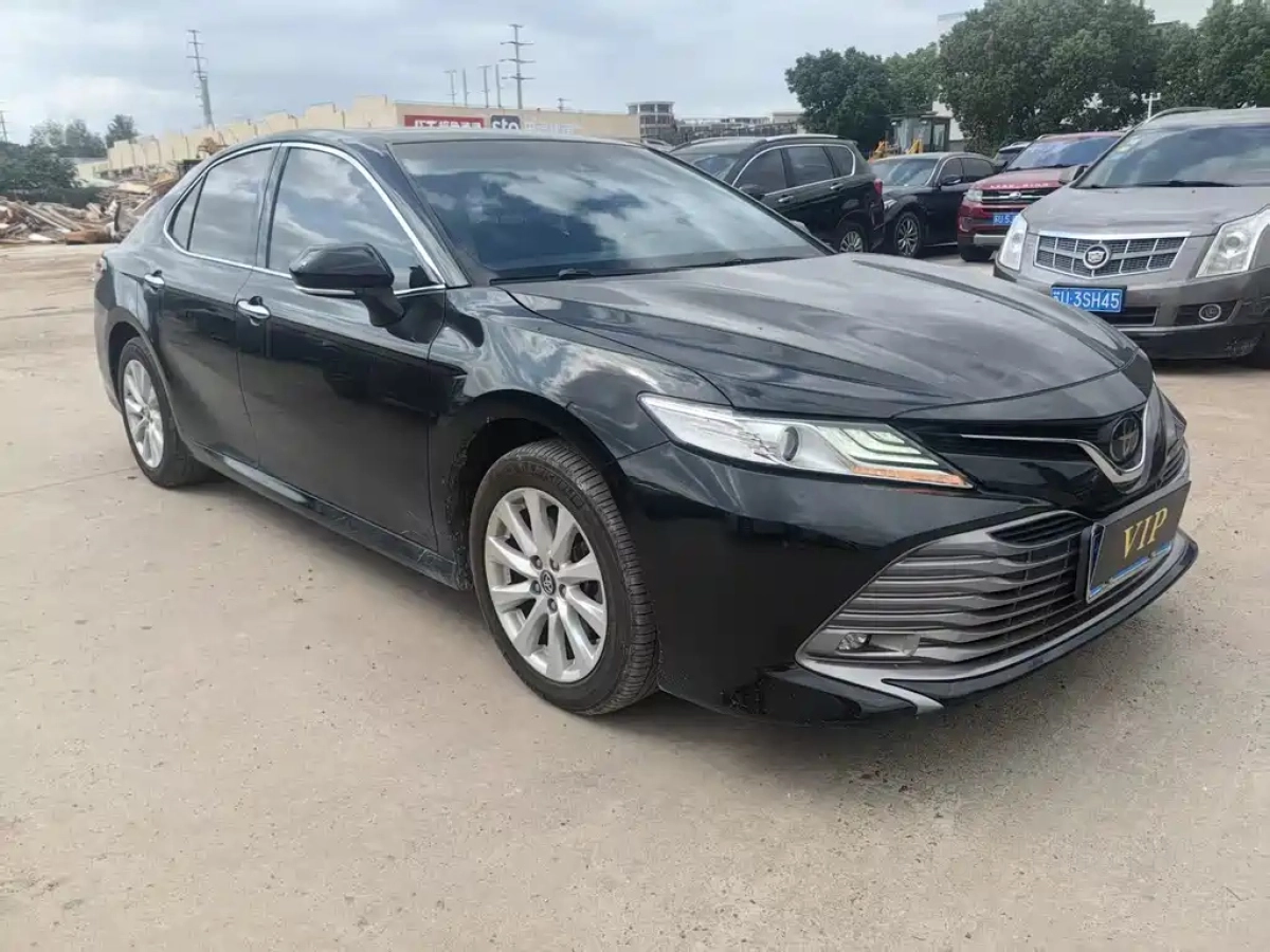 TOYOTA CAMRY