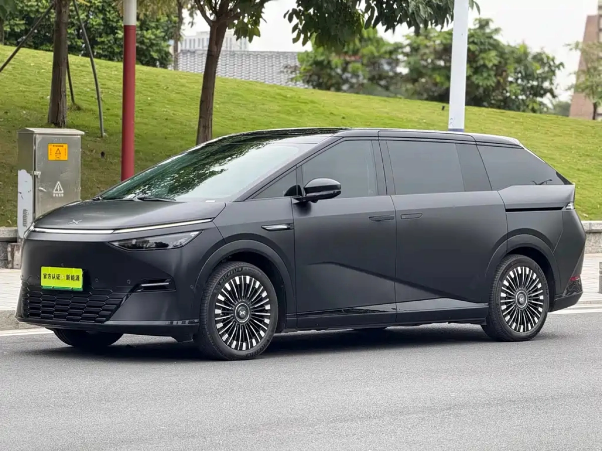 XPENG MOTORS X9  2025