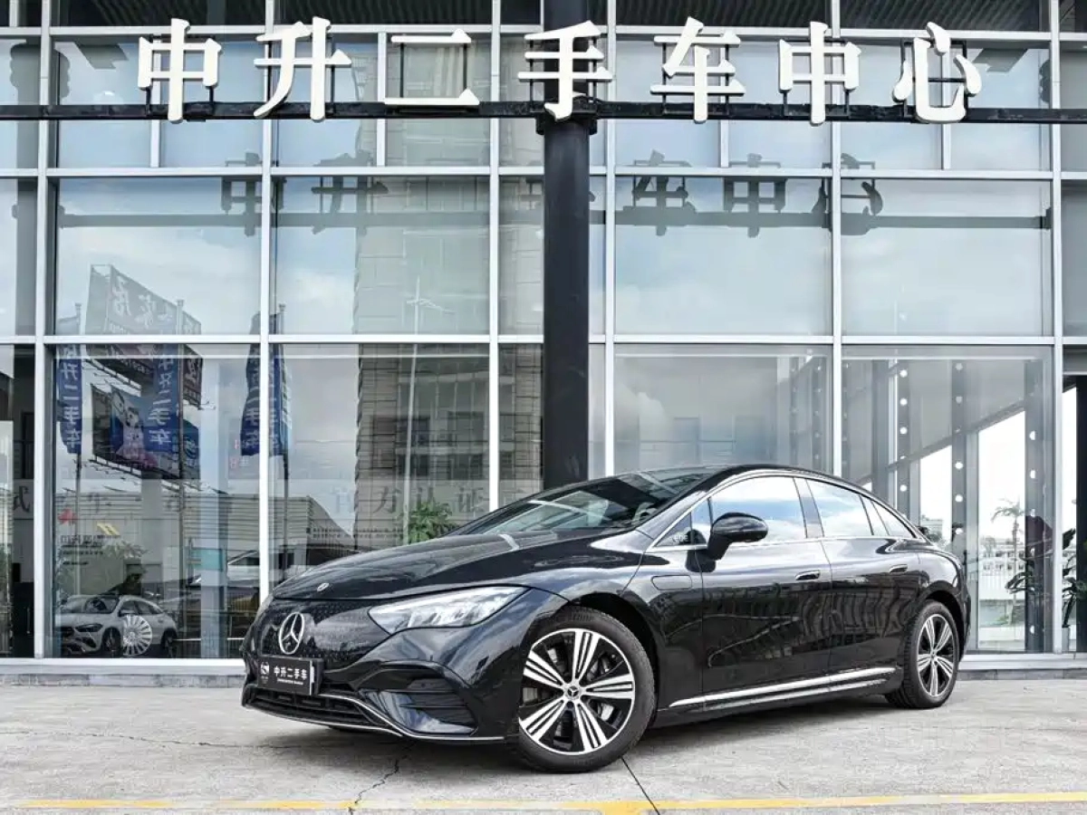 MERCEDES BENZ EQE  2025