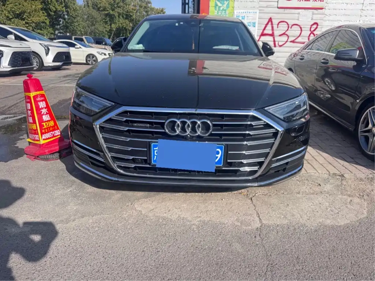 AUDI A8