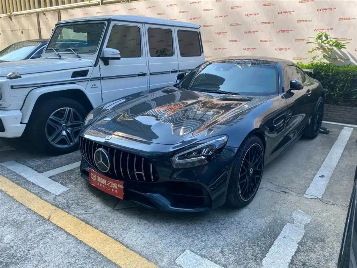 MERCEDES BENZ AMG GT  2020