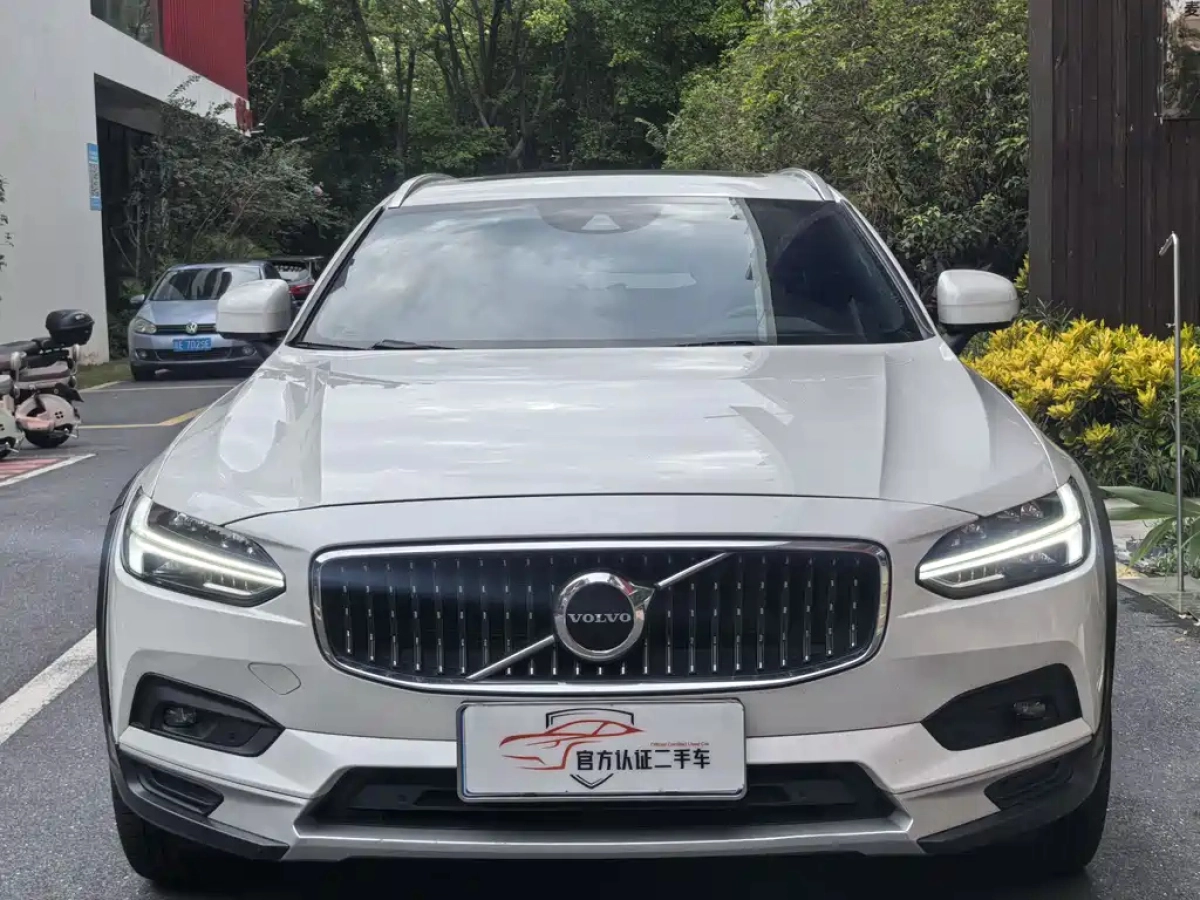 VOLVO V90