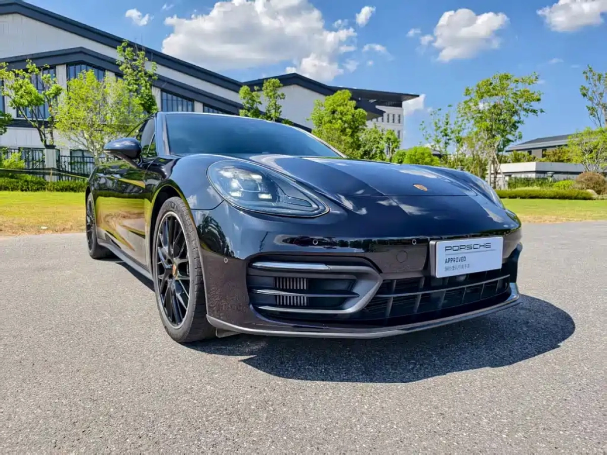 PORSCHE PANAMERA