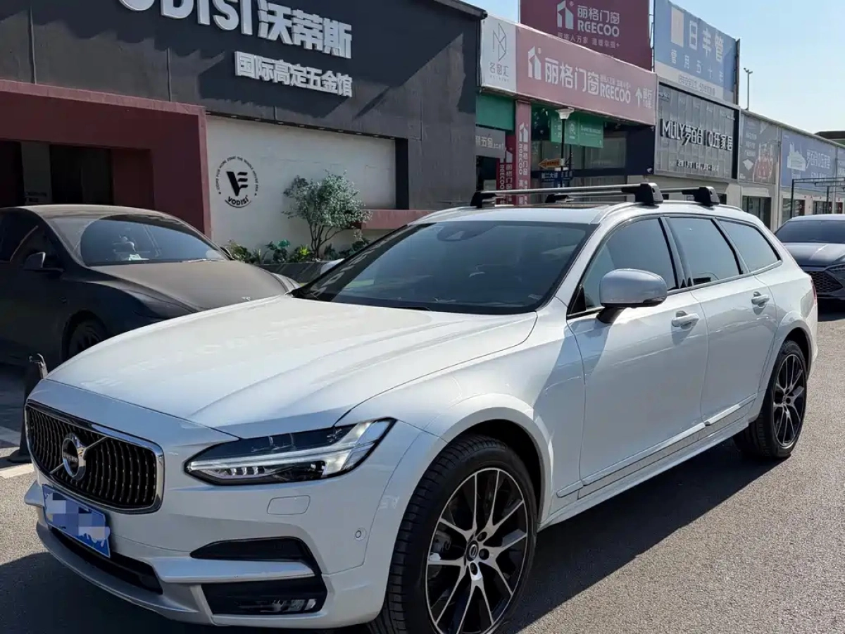 VOLVO V90  2019