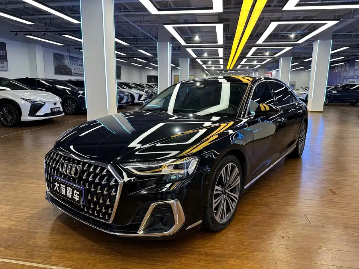 AUDI A8  2022