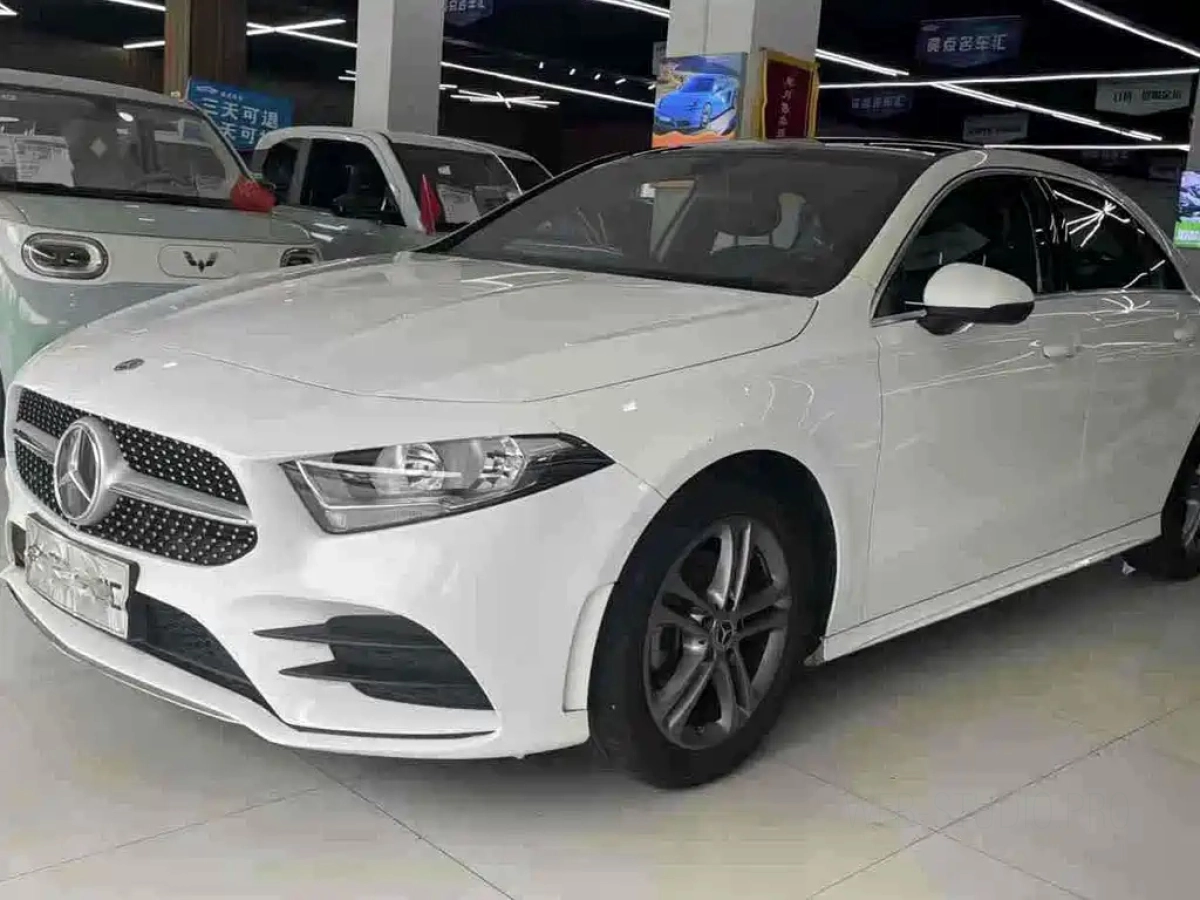 MERCEDES BENZ A-CLASS  2022