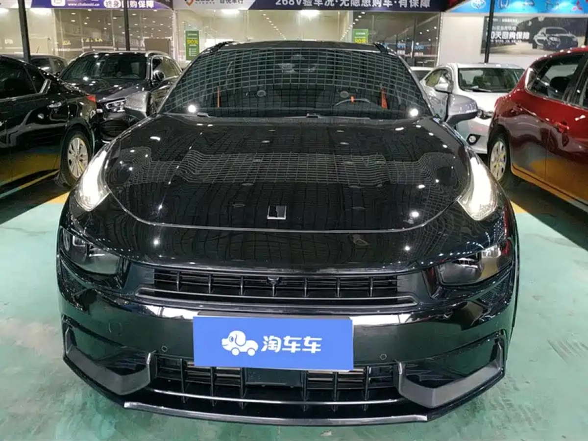 LYNK&CO 02 HATCHBACK