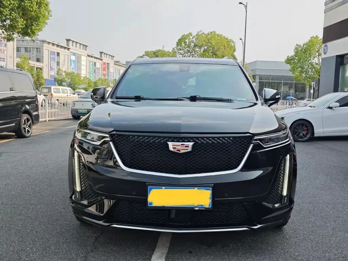 CADILLAC XT6