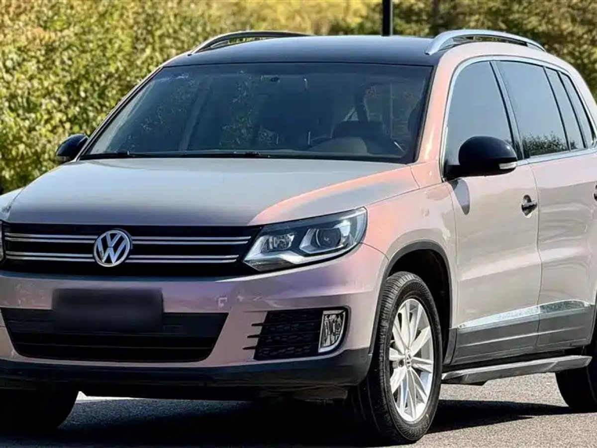 VOLKSWAGEN TIGUAN