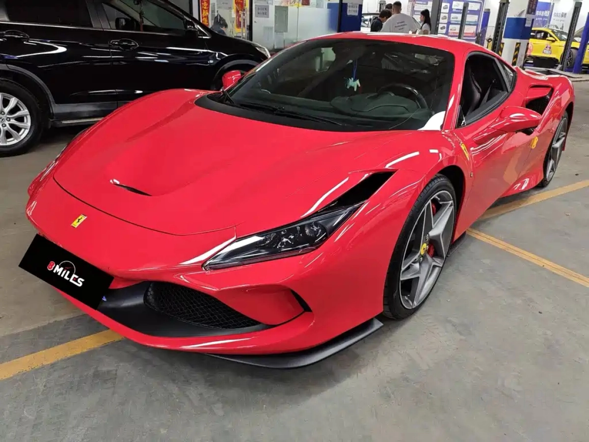 FERRARI F8