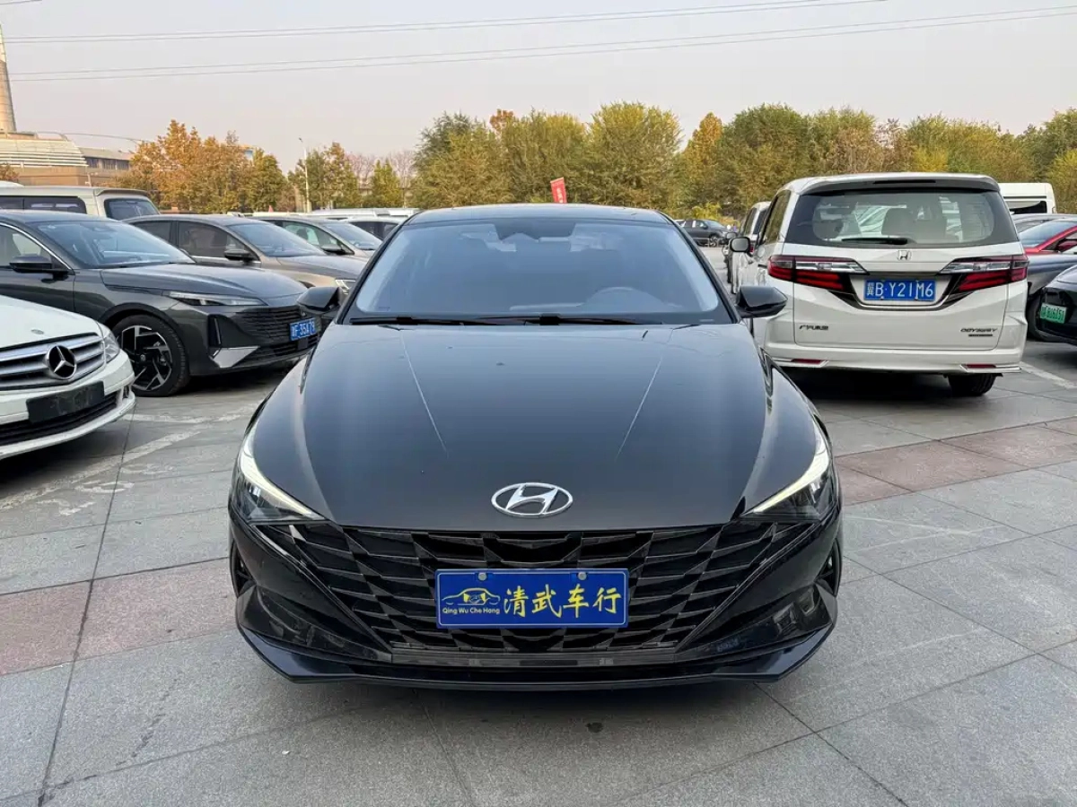 HYUNDAI ELANTRA